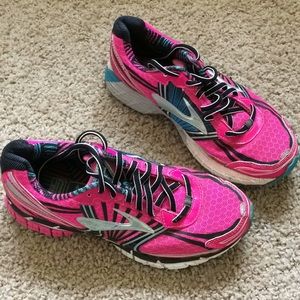 Brooks Ghost women’s size 7 shoes